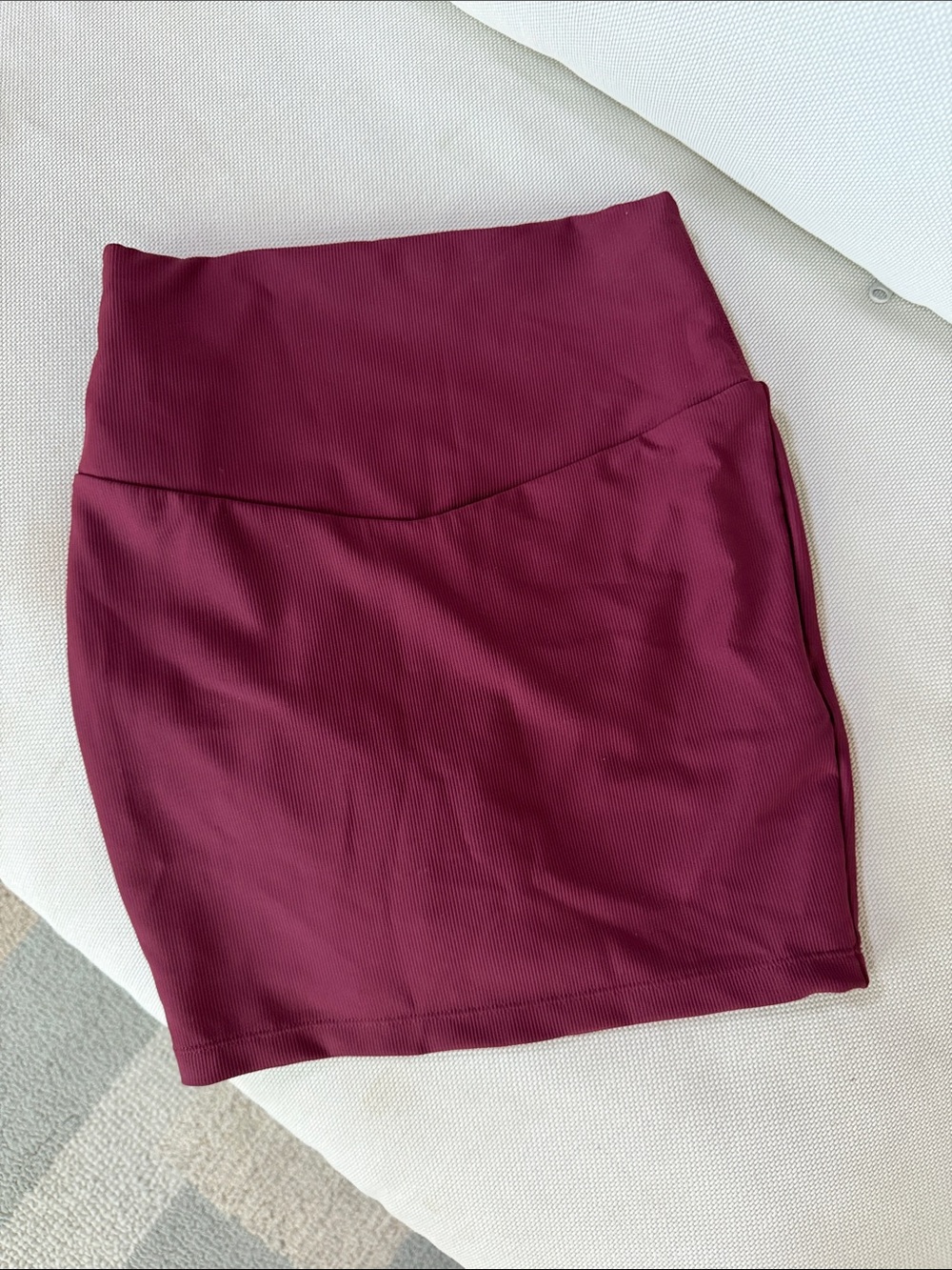 NWT Halara Patitoff high waisted tummy control bodycon skirt, Small, Tawny Port